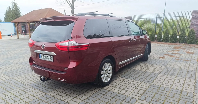 Toyota Sienna cena 109500 przebieg: 116000, rok produkcji 2015 z Grójec małe 379